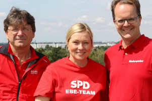 Bürgermeister Albert Hingerl begrüßte die Roten Radler