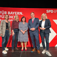 Bärbel Kofler, die Spitzenkandidatin des Bezirks Oberbayern umrahmt von Delegierten der UBs Ebersberg und Erding und dem Kandidaten ses BWK212 Marco Mohr