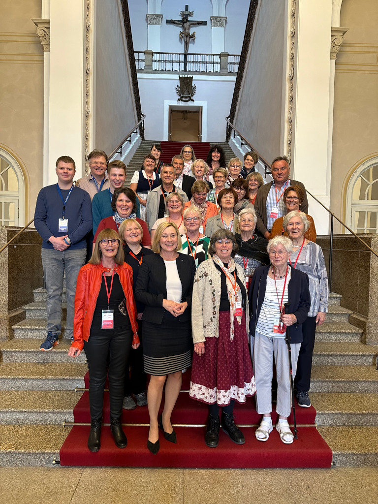 Mit Doris Rauscher mit Besuchergruppe im Bayerischen Landtag
